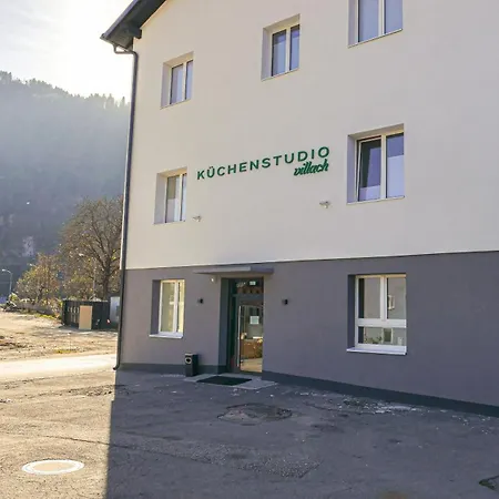 Poeckau 32 Smart Self Check In