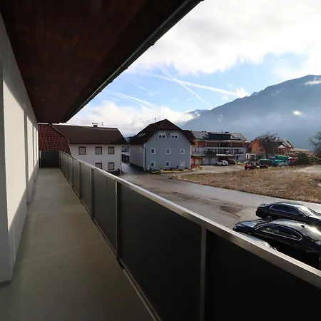 Poeckau 32 Smart Self Check In *